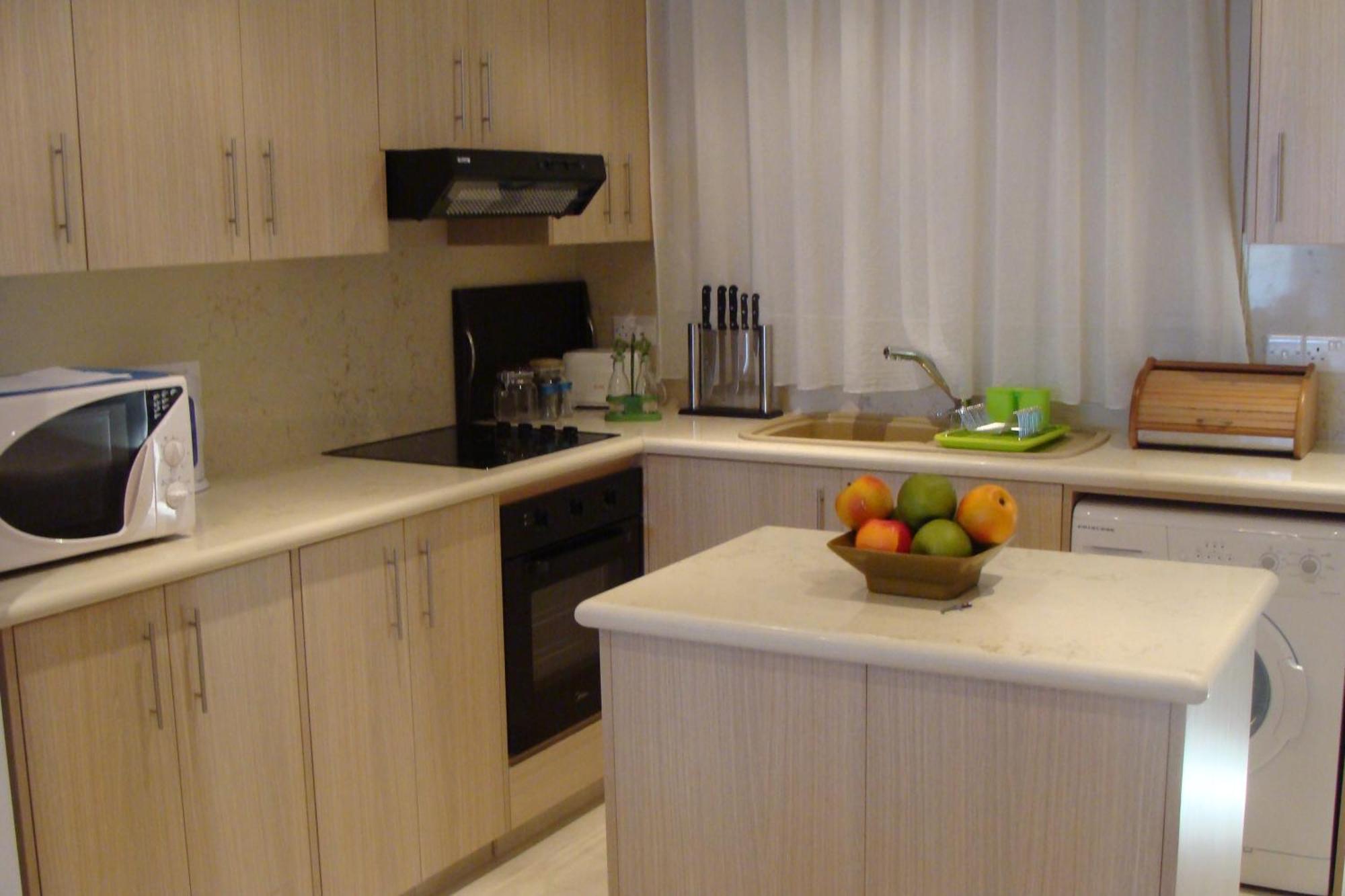 Polyxenia Isaak Luxury Villas And Apartments Protaras Bilik gambar