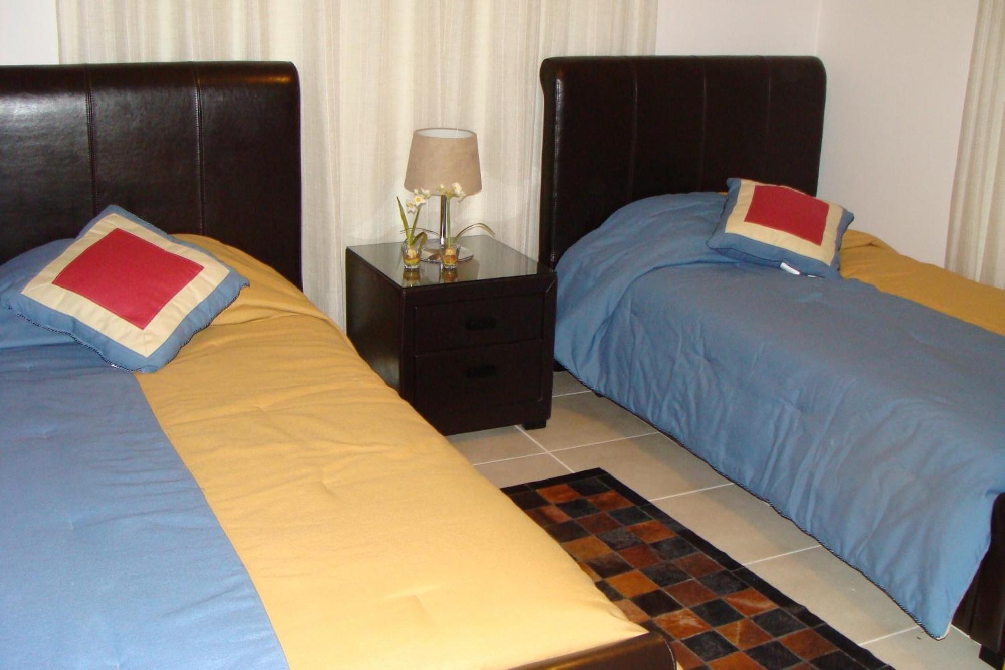 Polyxenia Isaak Luxury Villas And Apartments Protaras Bilik gambar