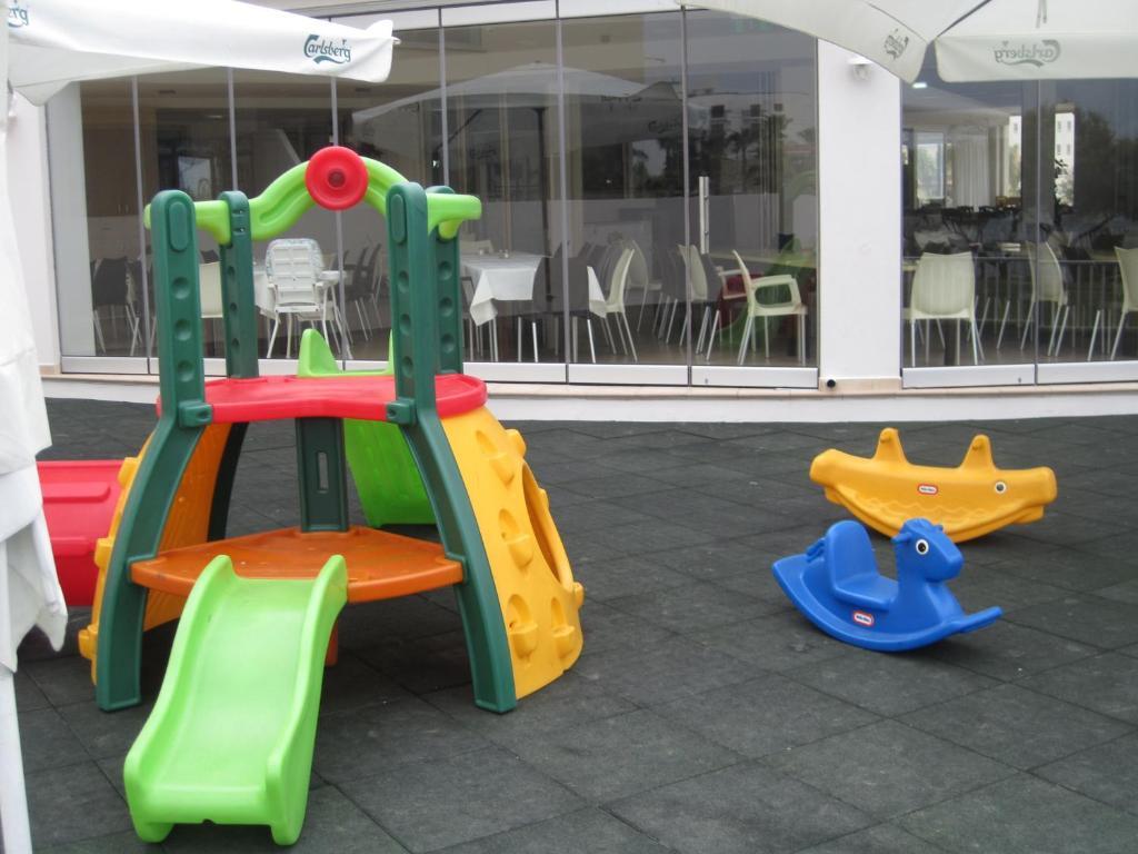 Polyxenia Isaak Luxury Villas And Apartments Protaras Luaran gambar